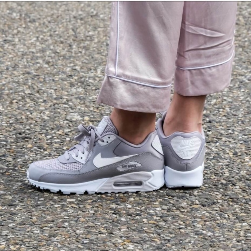 NWT Air Max 90 SE Arctic Grey WMNS - Picture 3 of 8